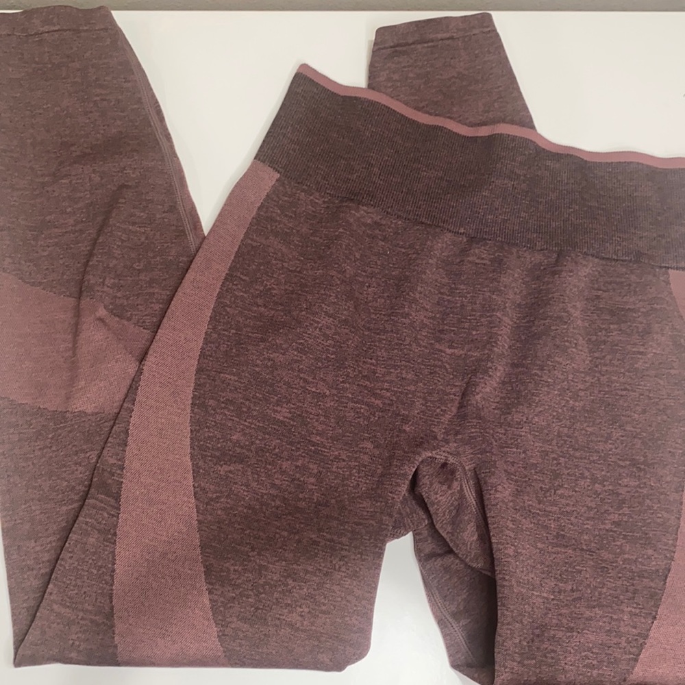 Pink seamless leggings